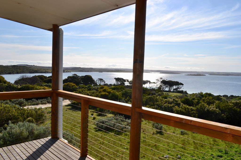 Вілла Pelican Lagoon Cabin Екстер'єр фото